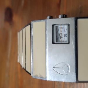 Amazing vintage Nixon watch, always starts a conversation watch. Everything work